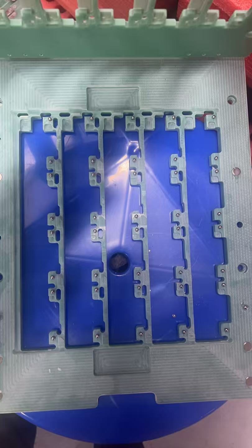 分板夹具盖板开槽避让零件脚